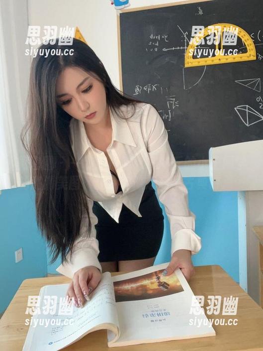 微密圈 - 一袭旗袍照！120斤的小王同学的高清美图，让我隐隐想起了古典诗篇…