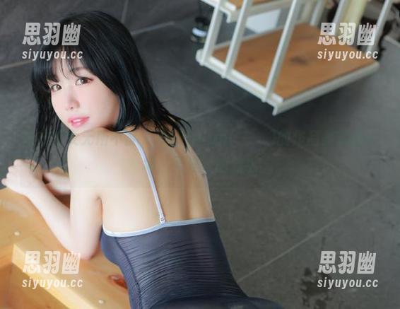白衣少女无所不能，Addielyn(에디린)的作品集就是一场‘天真’的放纵