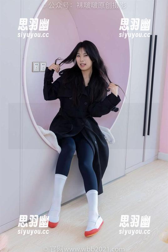 BoBoSocks袜啵啵 - 小甜豆的蓝丝写真集，就像一剂清新剂，能让一天都变得讨喜，快下载，然后给自己点个赞。