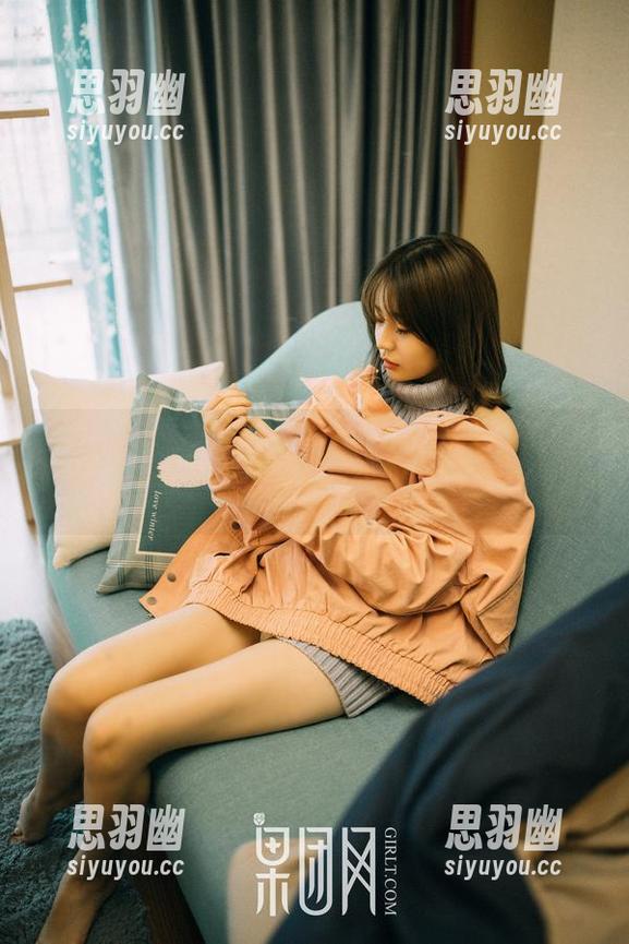 GIRLT果团网 - 在线欣赏，龚玥菲的女孩，那个姿势？我懂，嘿嘿。