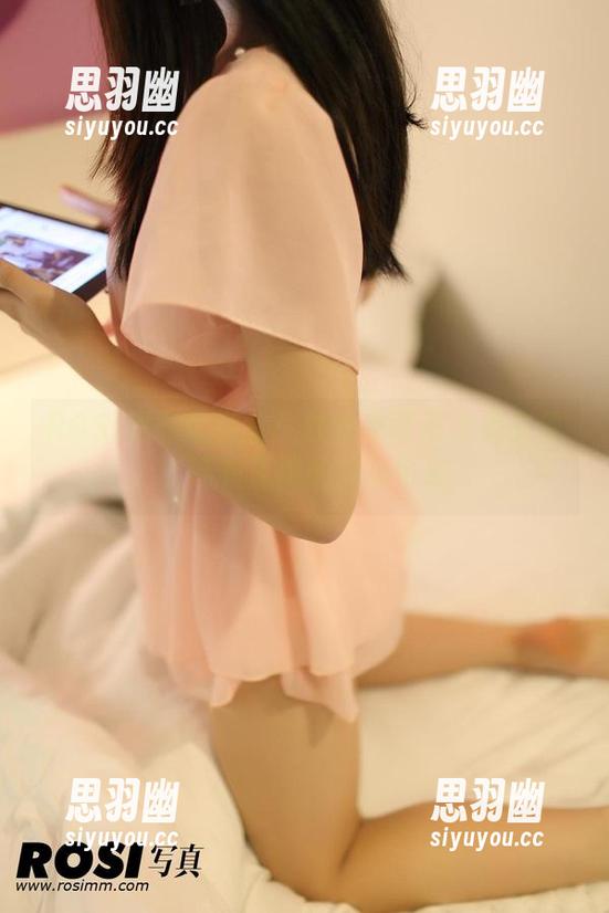 ROSI秘书写真集：办公室可不止是文件，还有无限的分享可能