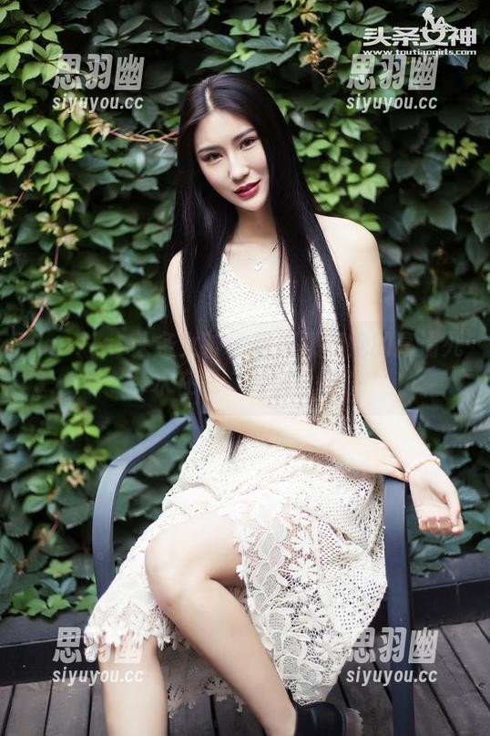 TouTiao头条女神 - 梁芮溪和她的高清死库水在线“游玩”攻略