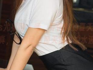 UGirls尤果网 – 哦，乔依琳的夏天，精选写真，隐约记得那天池边的水波。