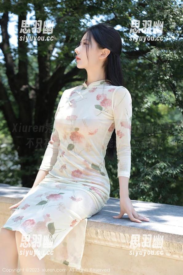 Xiuren秀人网 - HeyuZhang最新分享，不只有两个人哦，可能还有三条狗！