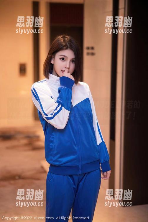 Xiuren秀人网 - 你能抗拒MODEL伊若的JK美图吗？反正我已经在下载的路上了！