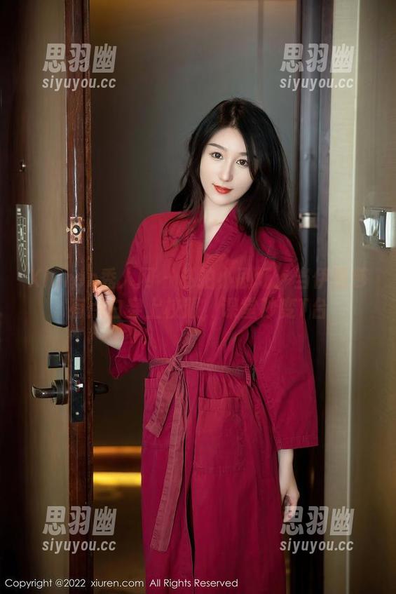 Xiuren秀人网 - 私拍小剧场：当伊丽莎有点白穿上校服，课堂秒变T台