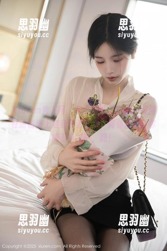 Xiuren秀人网 - 看小蛮妖_honey如何在瑜伽垫上变身资源宝库，高清画面让你如置身其中，嗨！