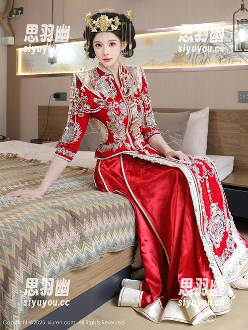 Xiuren秀人网 - 精选套图：李可儿和她的“女友”，可不要小看这些微妙的细节哦。