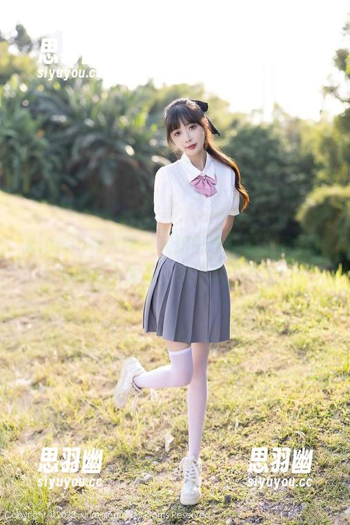 Xiuren秀人网 - 和服的李梓熙，美图里的那点小倔劲，让人忍俊不禁！