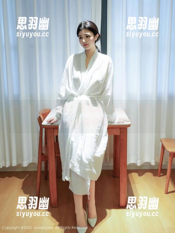 Xiuren秀人网 - 双马尾与妩媚，黄可Christine写真中的双重奏