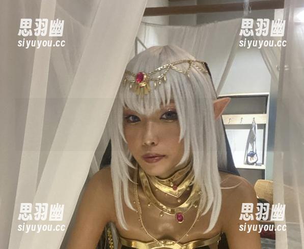 eliza喵喵团的合集，我的天，这两个姐妹的气场好强啊，目光根本移不开。