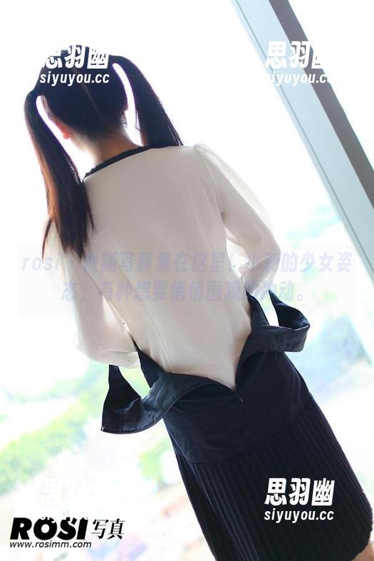 rosi - 最新写真集在这里！小莉的少女姿态，有种想要悄悄围观的冲动。