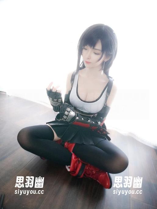 最新图库：看一小央泽如何穿搭竞赛泳衣，泳池边的风景都要靠边站了