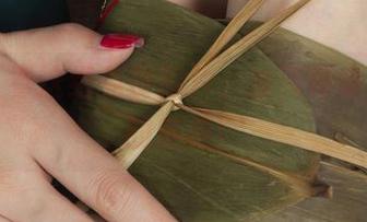 丽柜 – 看这组免费照片，油亮得像刚出浴的美美！