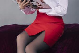 丽柜 – 钟情和她的美图——当“受伤的玉足”成了我的手机壁纸