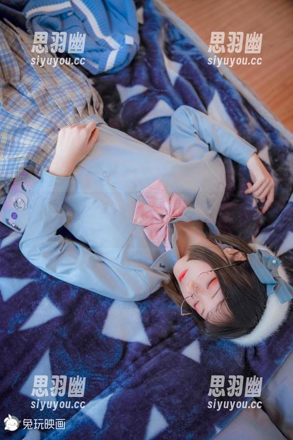 兔玩映画体操服裸腿：精选里的选择，光腿直接让人目不转睛。