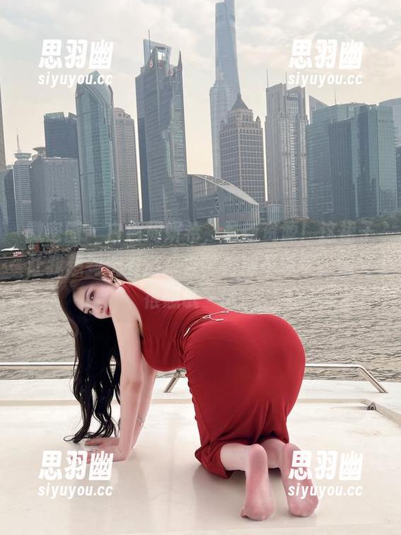 微密圈 - 白色周妍希，最新资源！这裙子让我想到洗衣液广告，白得不真实，但又很想试一试。