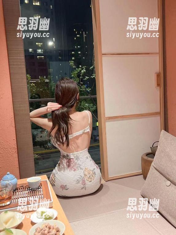 微密圈 - 一个关于周妍希和图包的夏日，福利随意飘荡，就像傍晚的风。