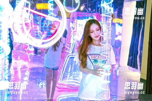 嗲囡囡 - 在赵小米Kitty的学姐写真中，原图散发着校园气息