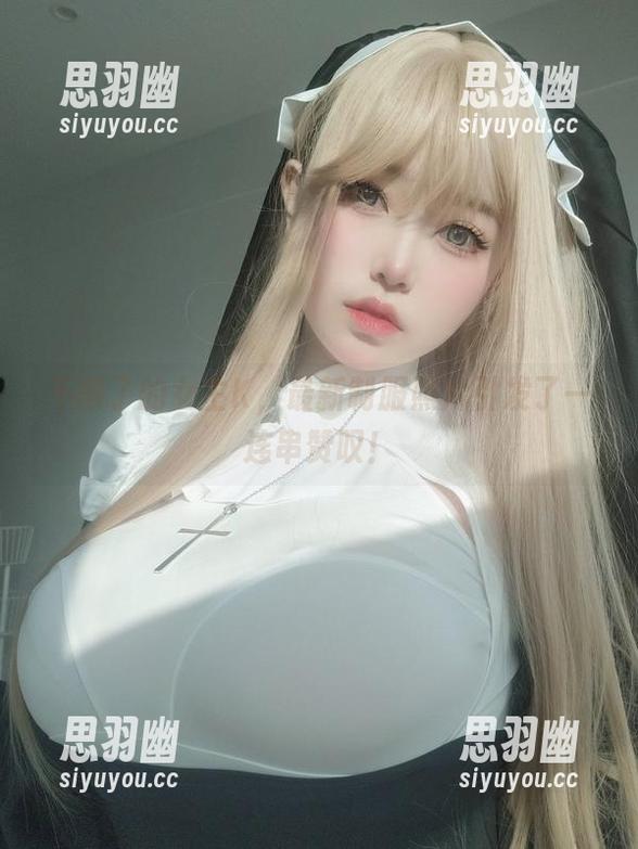 不得了的女主K，最新制服照片引发了一连串赞叹！