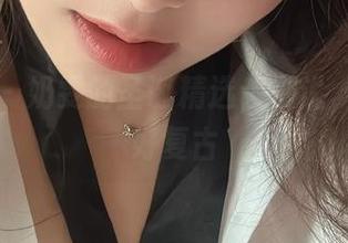 微密圈 – 奶雯的圣诞精选，别说，我觉得好复古