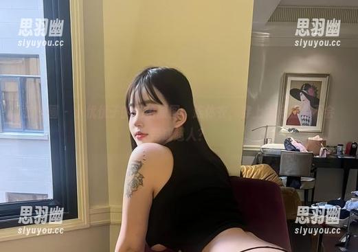 微密圈 - 小优优子的私拍原图：连体衣，穿上之后我会不会变成超人？