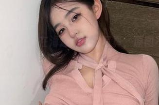 微密圈 – 小优优子在海边跑偏的写真，原图不靠谱小探讨