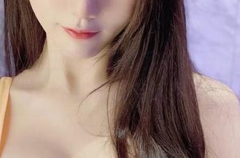 微密圈 – 小玉吃果冻的胶衣风潮，套图中每一个绑带都有话要说。