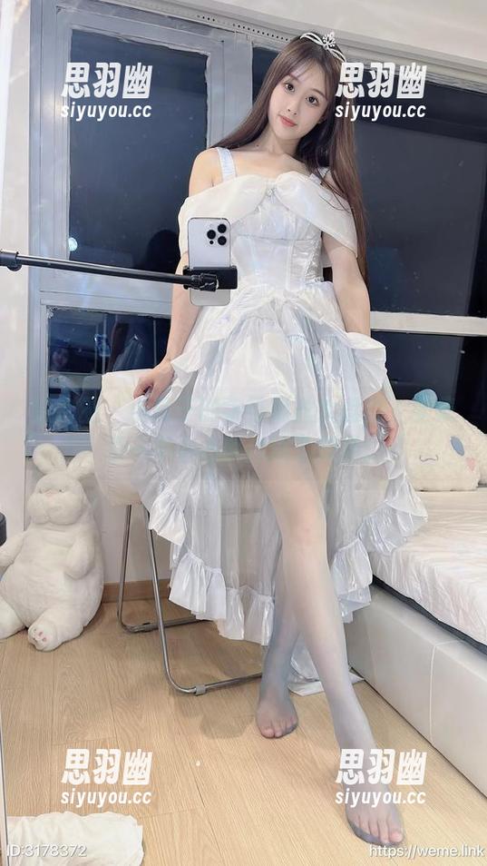 微密圈 - 小萌子的字母黑丝大盘点，全集里一不小心就掉进了深渊。