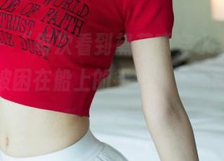 尤果网 – “每次看到黛蓓琪穿水手服，我都有种被困在船上的错觉。”原图就放这了。