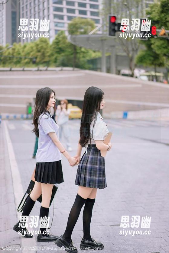 尤蜜荟 - 这资源来得正是时候，laura阿姣的连衣裙被无数人种草了。