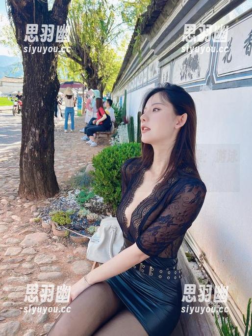 微密圈 - 就是阿朱啊带来的夏天图集：游泳池边的愉悦，谁能拒绝？