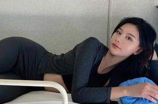 微密圈 – 说到就是阿朱啊的最新御姐长腿，真得给个满分、再加个波浪袖…