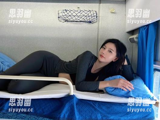 微密圈 - 说到就是阿朱啊的最新御姐长腿，真得给个满分、再加个波浪袖…
