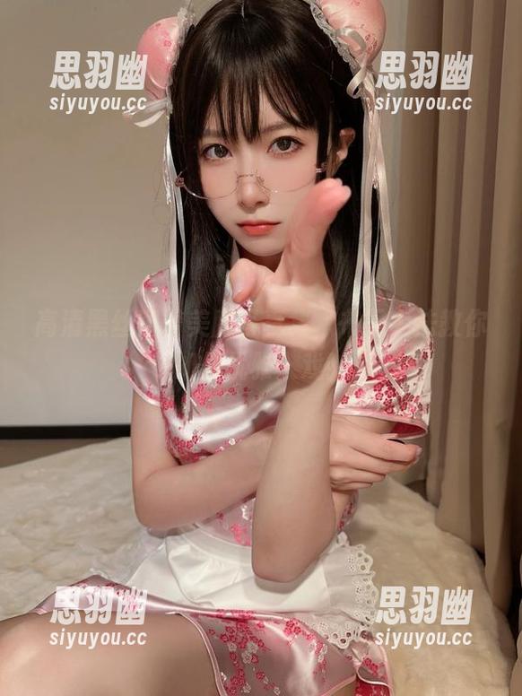 高清黑丝蜜臀美腿写真集，布丁大法教你如何优雅入戏！