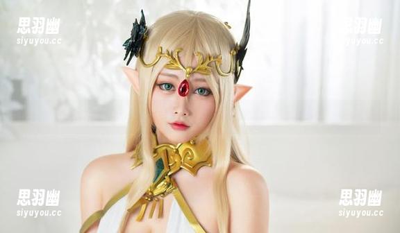 念念_D白色竞泳合集：看着都想蹦进泳池里起舞！