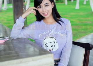 推女郎 – 一张Yu佳妮美足的原图，作品竟让我不自觉地点开购物车，这得有多美？