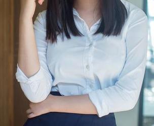 推女郎 – 王李丹尼姐姐的在线写真，少了点严肃，多了点俏皮。