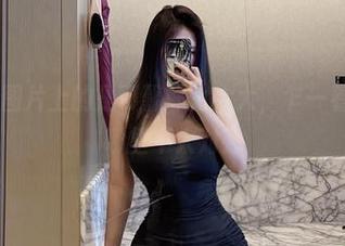 微密圈 – 图片上的是可馨耶大大大，乍一看，总觉得哪里不太对劲
