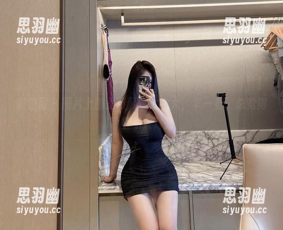 微密圈 - 图片上的是可馨耶大大大，乍一看，总觉得哪里不太对劲
