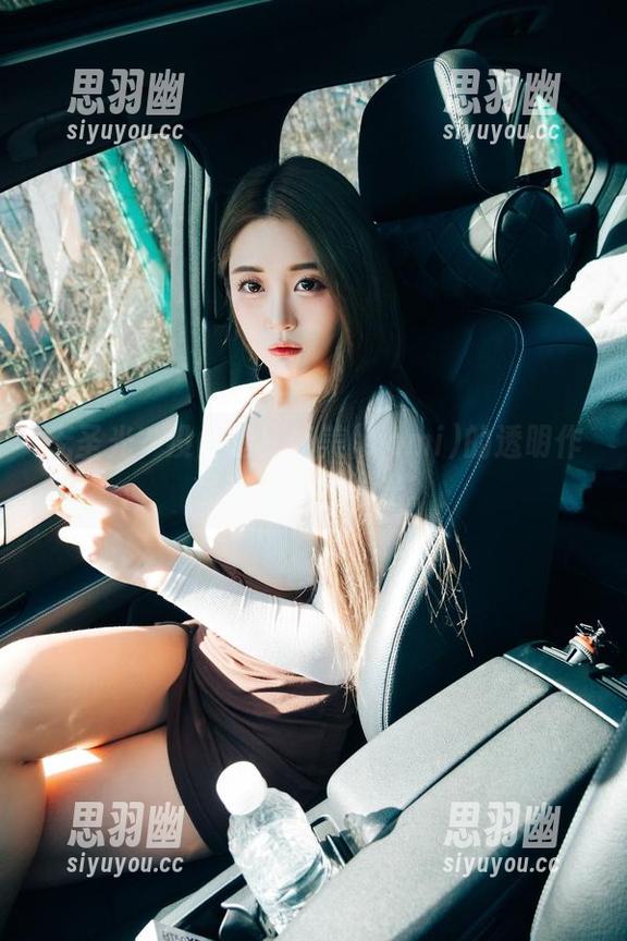 无圣光？没问题！普美(bomi)的透明作品在暗影中发光。