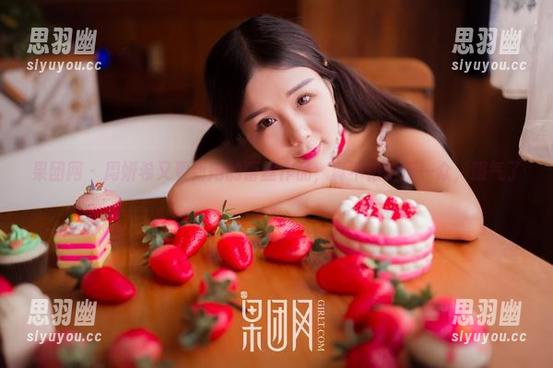 果团网 - 周妍希又更新她的蕾丝作品，真不怕艳压一众，服气了。