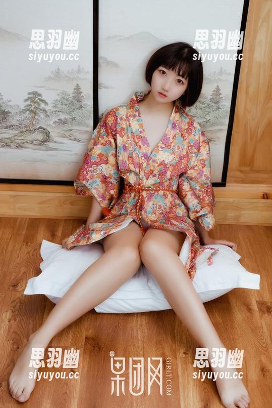 果团网 - 说真的，周妍希灰丝图包更新看了五遍，我脑海里全是镜头的倒影。