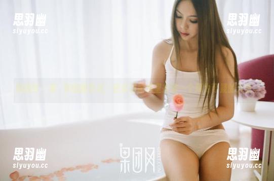 果团网-龚玥菲 果团网 - 龚玥菲的新尝试:在高清图库里扮演一个颇为可疑的天使。