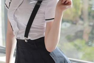 模范学院 – 吻合的完美契机，汐汐爱吃草莓的私拍中，那份清纯似乎还藏着不少小情愫，原图的表现力太绝了吧！