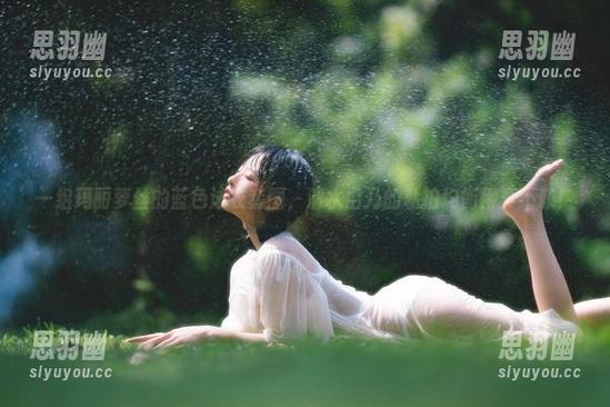 一组玛丽萝丝的蓝色泳衣套图，清水由乃的私拍均衡得真不赖！