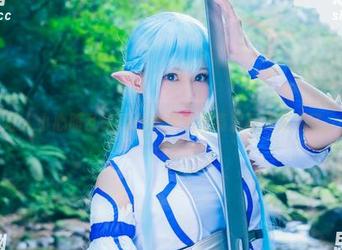 让人小心脏乱跳的白神泱美腿高清写真集来了。