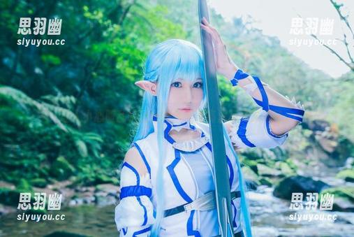 让人小心脏乱跳的白神泱美腿高清写真集来了。