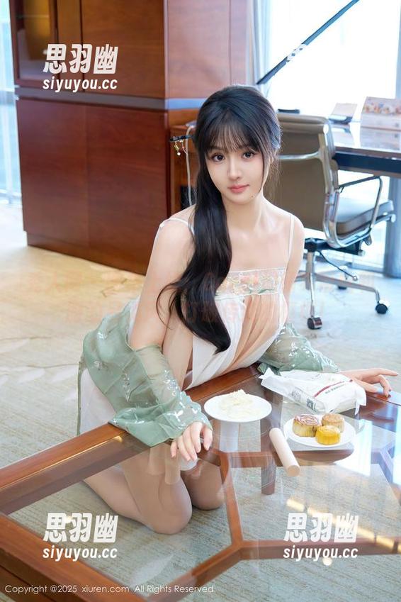 秀人网 - 图集上线：Carol周妍希带给和服的另类风，打破传统的框框！