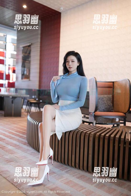秀人网 - Milk大萌，连体衣搭配的套路太让人捉摸不透